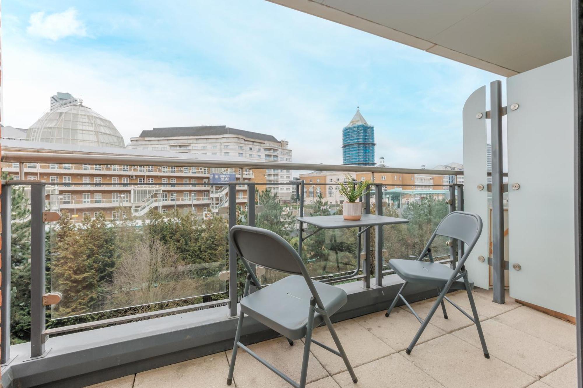 Starhost Residences - Spacious 1-bedroom With Balcony Apartamento Londres