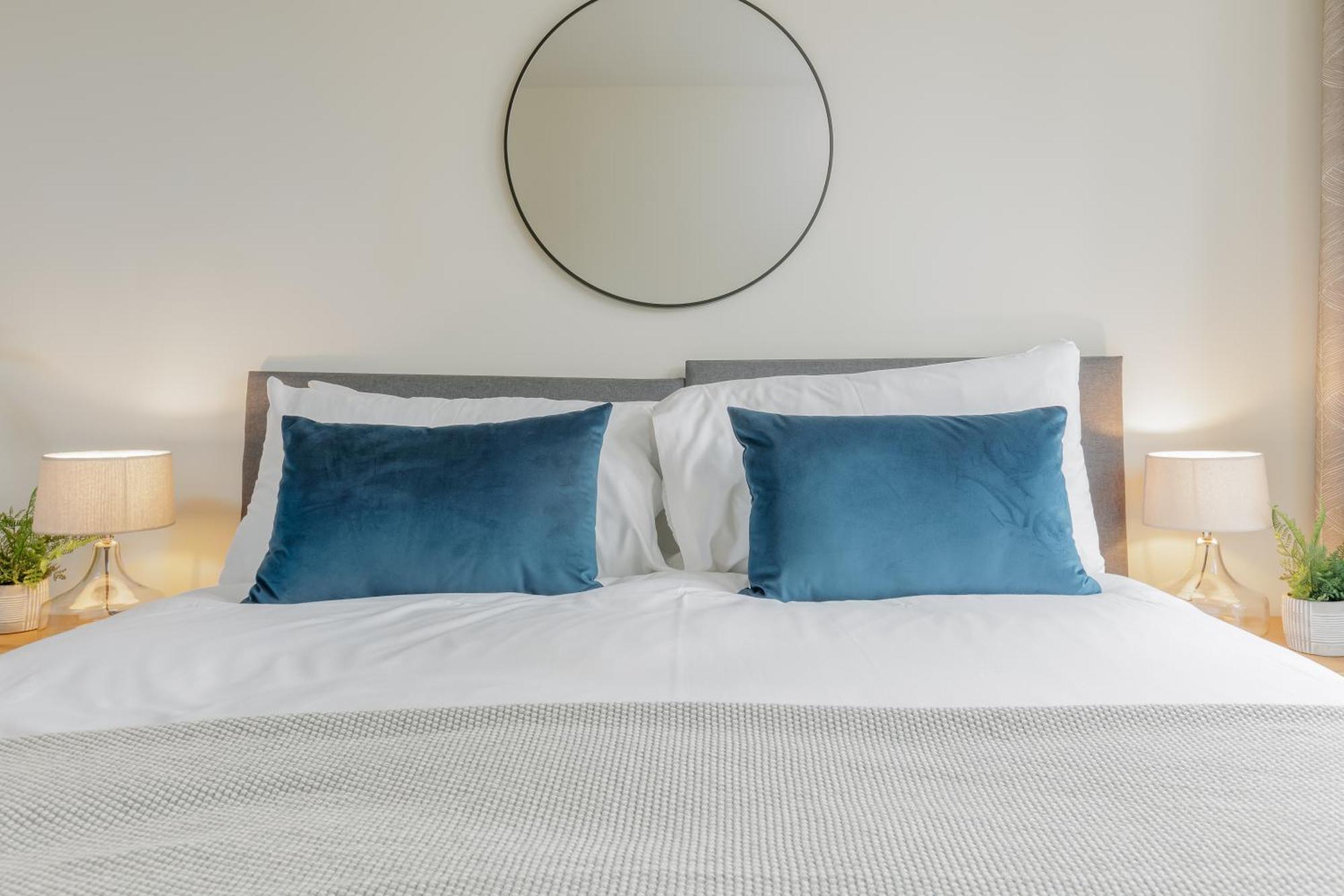 Apartamento Starhost Residences - Spacious 1-bedroom With Balcony Londres
